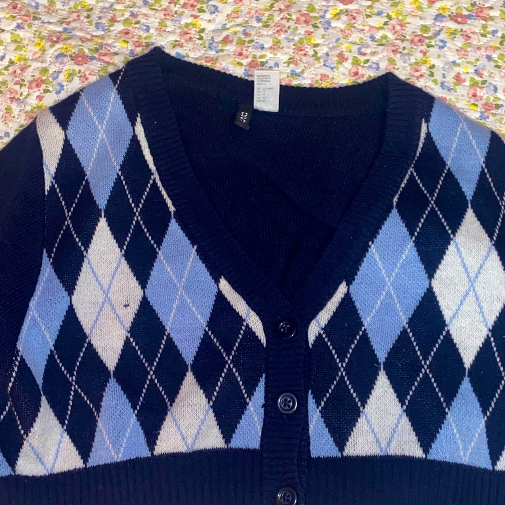 Brandy Melville Cropped Pattern Sweater